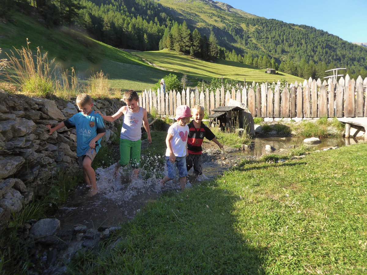 Kinderglück am Bauernhof